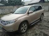 A picture of Hot deal 2012 Toyota Highlander 2012 upgraded keyless no single