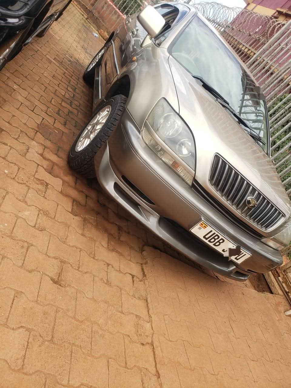 A picture of 2001 Toyota harrier