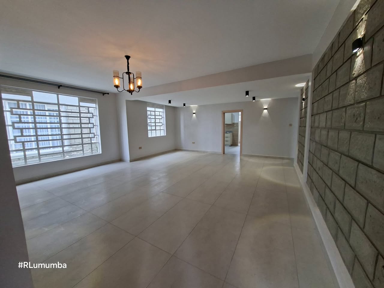 A picture of 3 beds 3 bath House