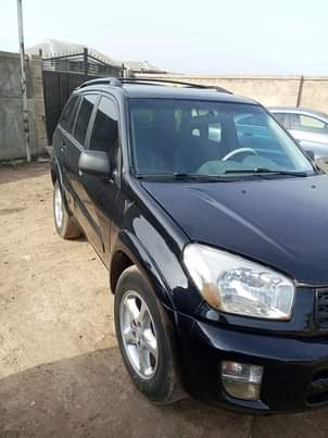 A picture of AWOOF XMAS TODAY S DEALER DEAL TOYOTA RAV4 2004