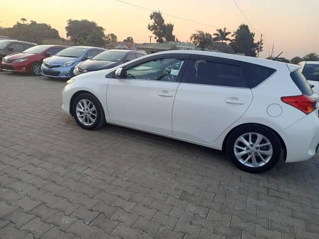toyota auris