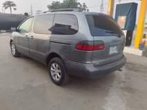 A picture of TOYOTA SIENNA 98 99 MODEL BAKED ON FIRST BODY