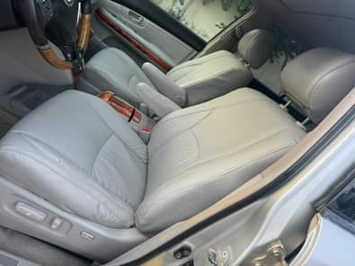 A picture of distress rx330 with ac gear and engine in perfect condition