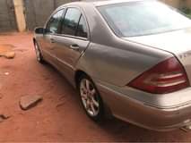 A picture of Mercedes Benz 230