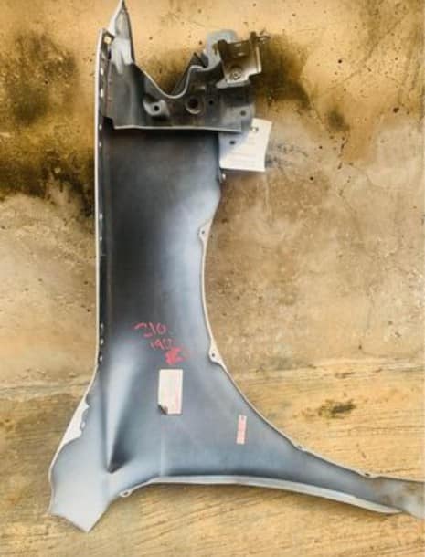 A picture of 07 011 Toyota Camry left fender
