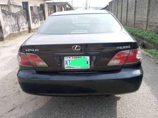 A picture of 2004 LEXUS ES 330 09025147101 09073957098