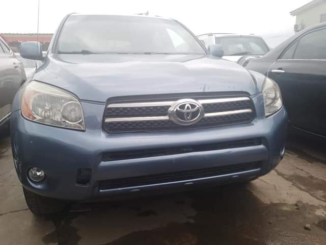 A picture of NIGERIA USED TOYOTA RAV4 07 MODEL MY