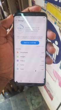 A picture of SAMSUNG S8