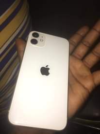 A picture of Iphone 11 plain new