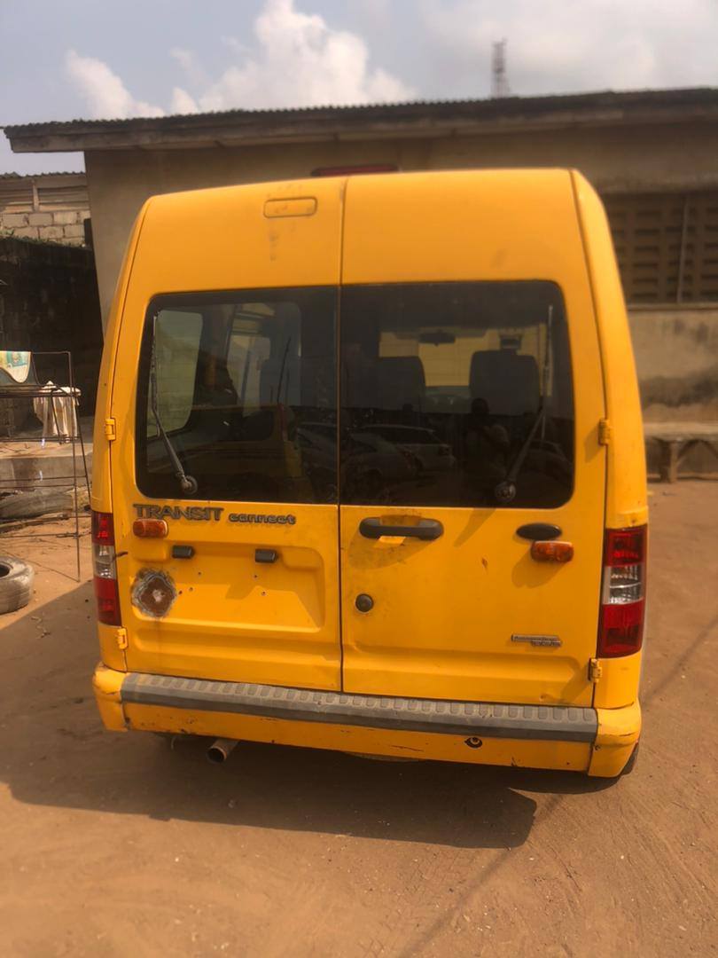 A picture of Ford 08061387471
