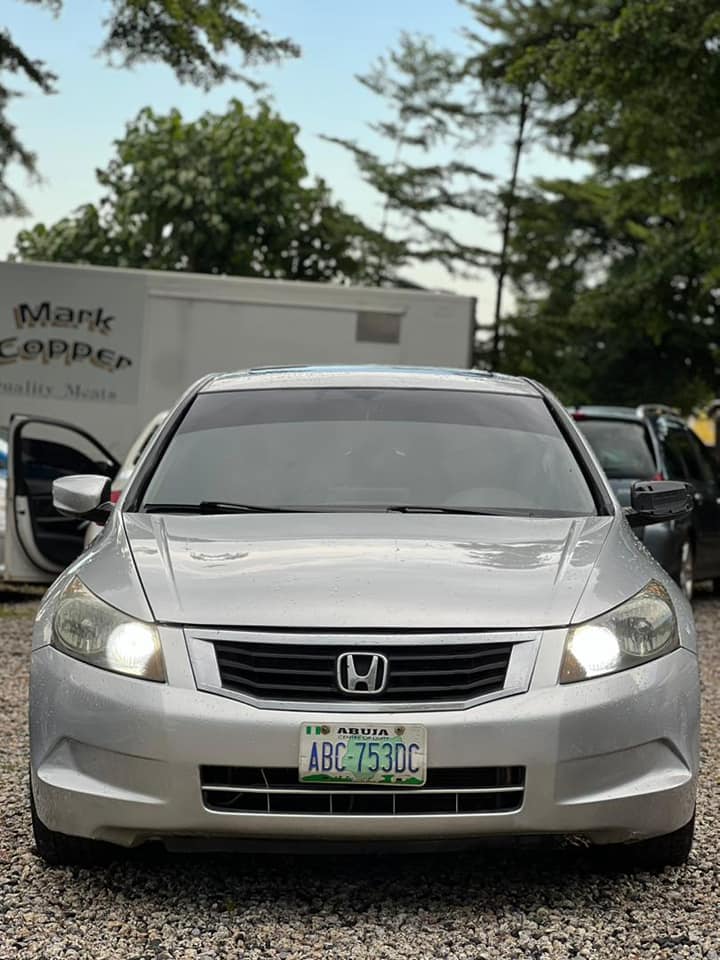 A picture of Belgium escape 2010 2011 Honda Accord 6.5m