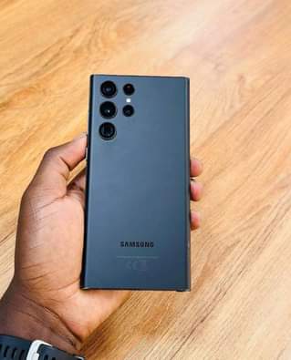 A picture of Samsung galaxy S22 ultra