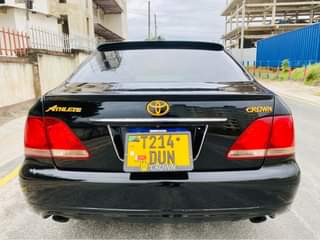 A picture of TOYOTA CROWN ATHLETE DUN