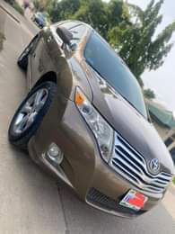 A picture of Extremely CLEAN first body Toyota Venza 09 model v6 keyless