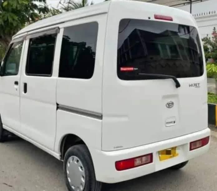A picture of Mini bus
