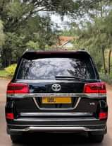 A picture of V8 195m 2013 Diesel 0705132341 0779520065