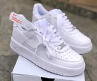 A picture of Sneakers 