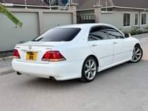 A picture of Toyota crown