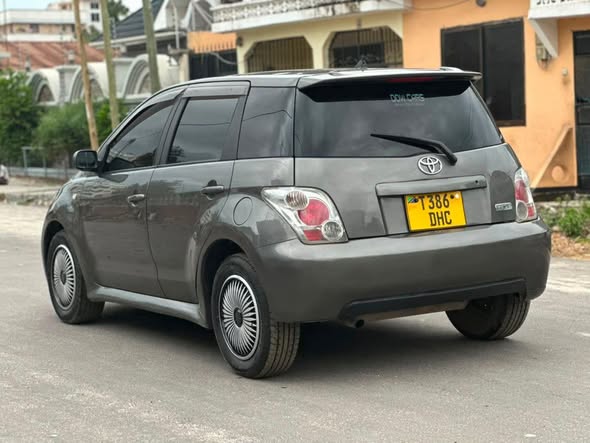 A picture of Toyota Ist mpya