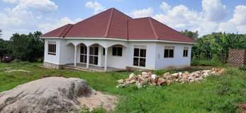 A picture of 140m GOOD DEAL Bugema near the university 4 bedrooms reading