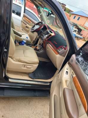 A picture of Super clean Lexus GX470 full option Highly Maintained engine gear