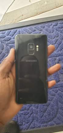 A picture of Samsung s9 64gb