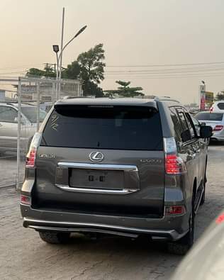 A picture of FOREIGN USE LEXUS GX460