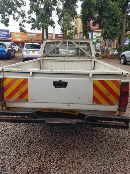 A picture of 2000 Nissan datsun