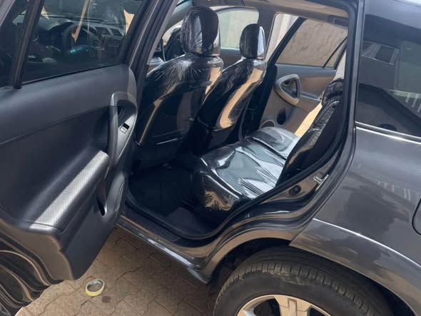 A picture of Foreign used 2010 rav4 10m
