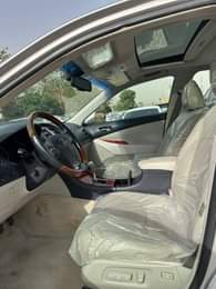 A picture of New Entry foreign used Lexus ES350 with sun roof and