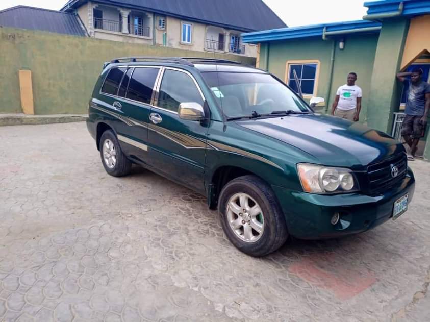 A picture of NOW SELLING FAST Toyota Highlander 2005 model neatly Nigerian used