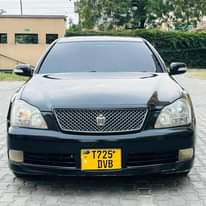 A picture of Toyota crown Athlete