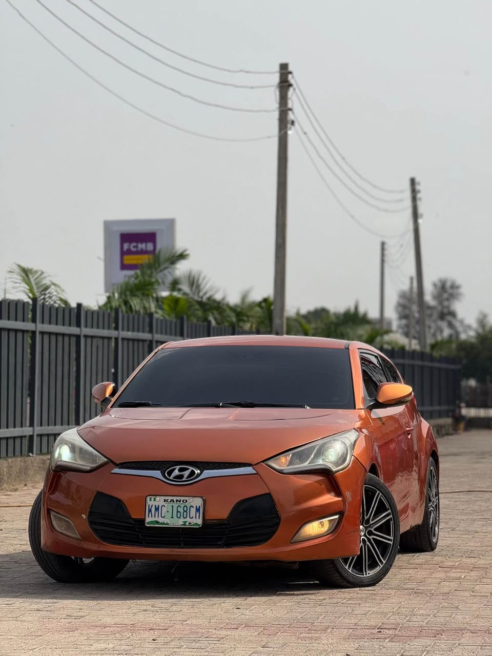 A picture of Hyundai Veloster 2012