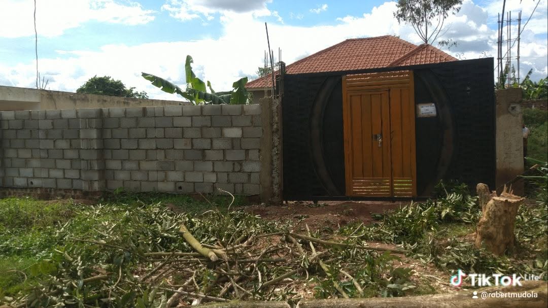 A picture of Self contained Bangalow with edge to edge tiling and power