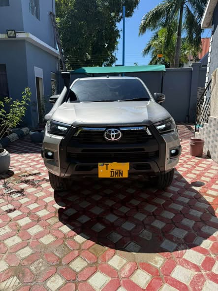 A picture of Toyota hilux Reve