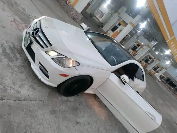 A picture of 2013 Mercedes Benz e350