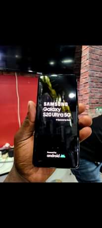 A picture of Samsung galaxy S20ultra