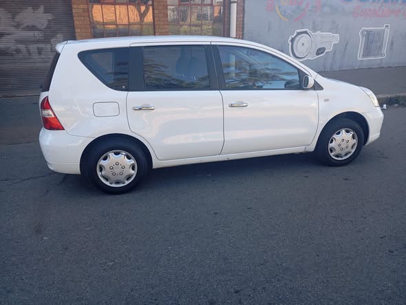 nissan livina