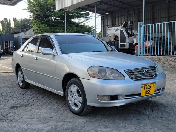A picture of Toyota mark2 grande 110