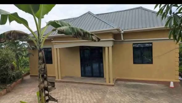 A picture of House on quick sale located at matugga kavule town just