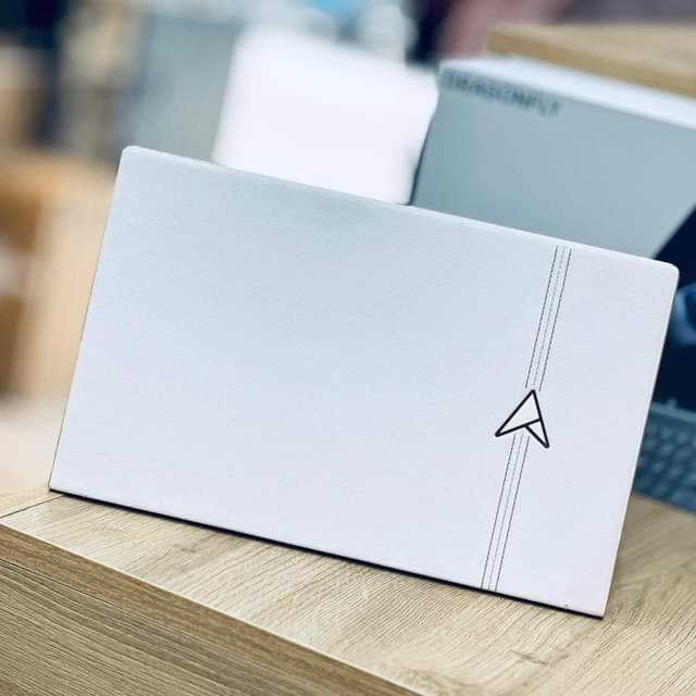 A picture of ASSUS ZENBOOK DUAL DISPLAY