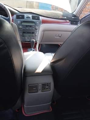 A picture of Lexus Es300 First body Extremely Clean interior Engine and gear