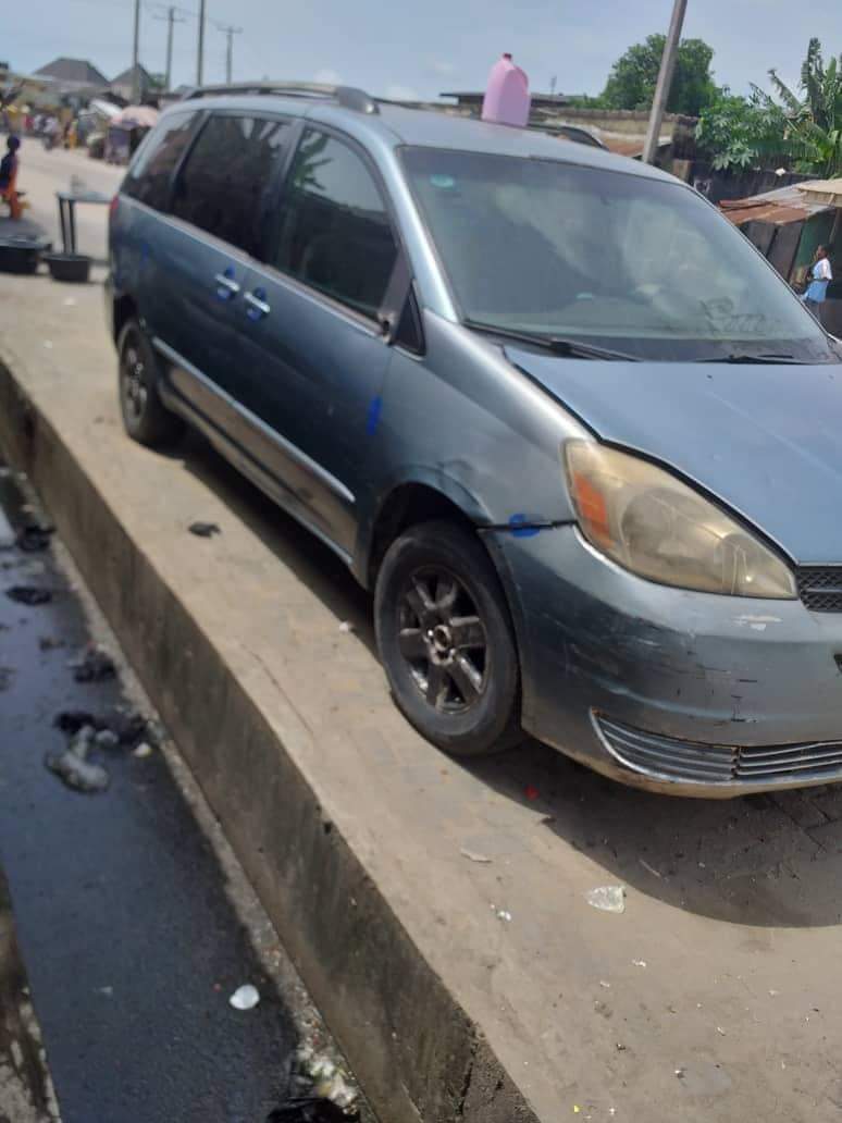 A picture of Toyota Sienna