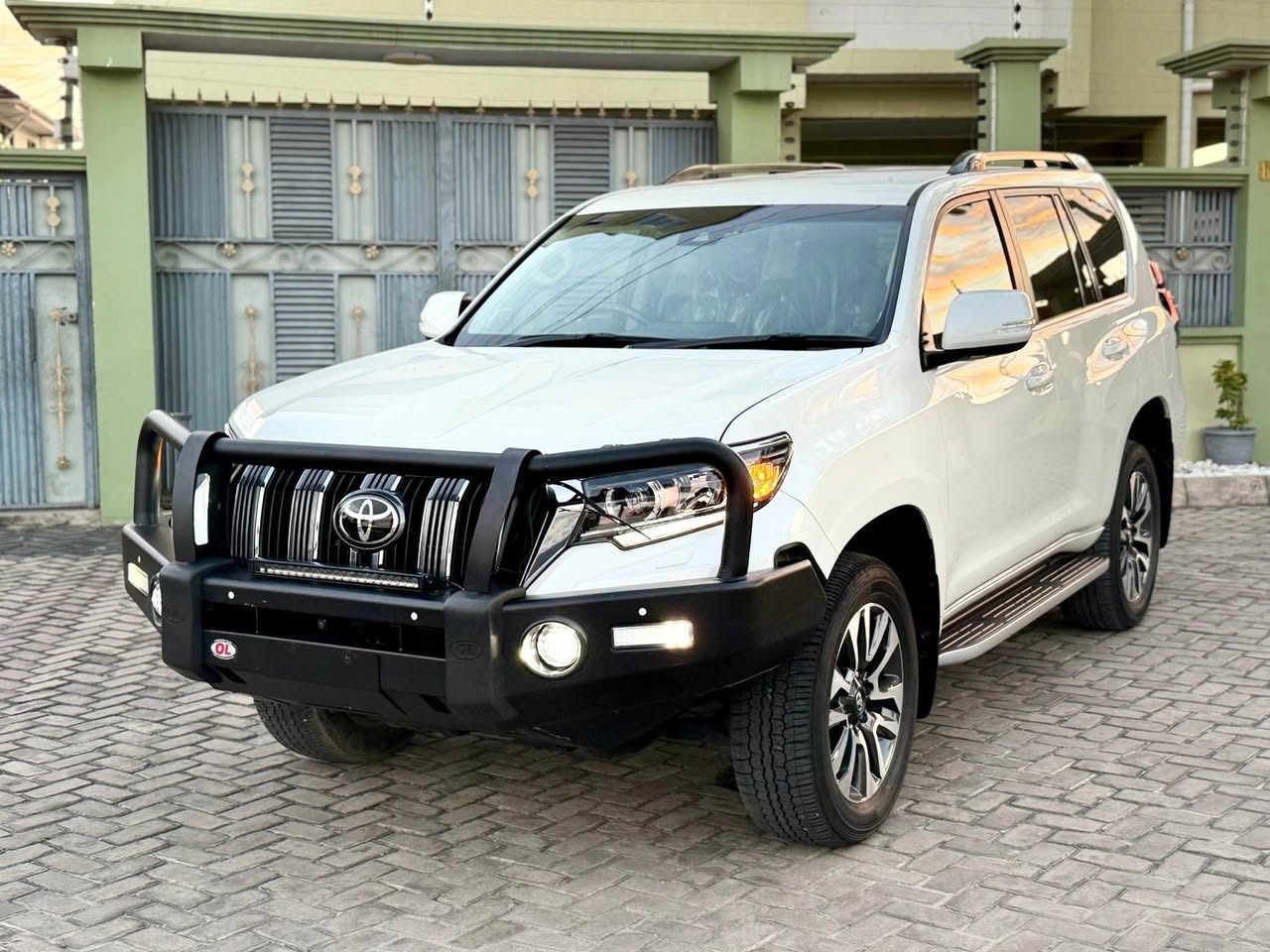 A picture of LAND CRUISER PRADO 2023 DIESEL