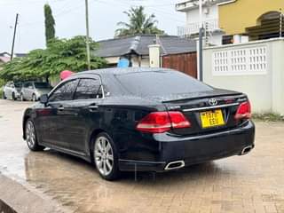A picture of CROWN ATHLETE NEW MODEL