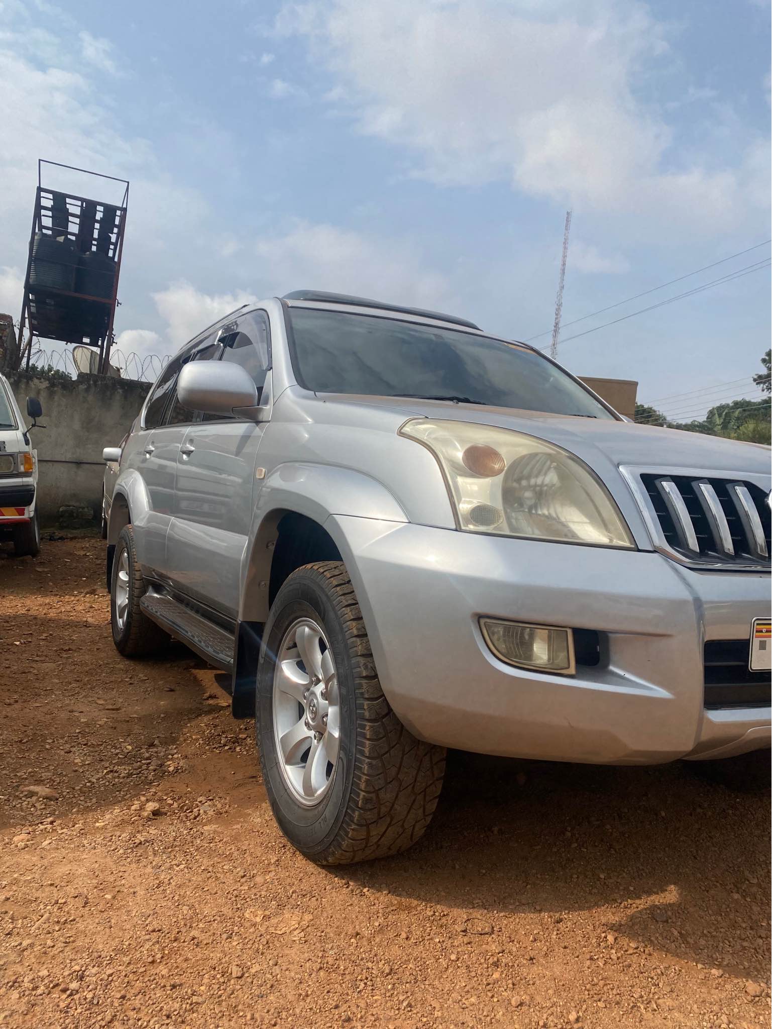 A picture of toyota land cruiser n regius
