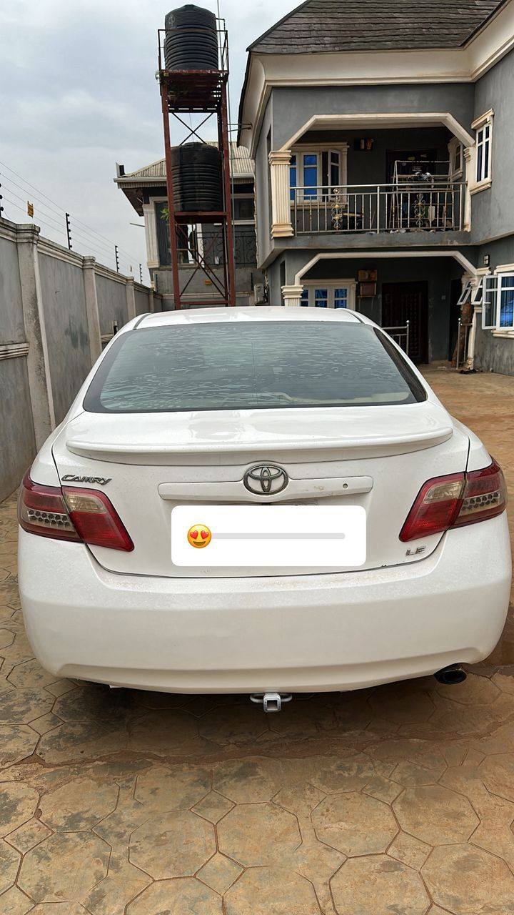 A picture of Toyota Camry 08
