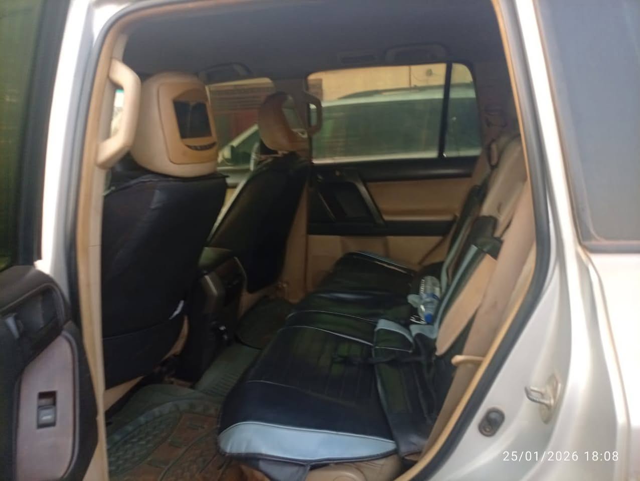 A picture of Toyota Prado 2013 first body everything working perfectly okay going