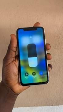 A picture of iPhone XR working perfectly