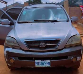 A picture of 2005 Kia Sorento in good condition sound engine gear and